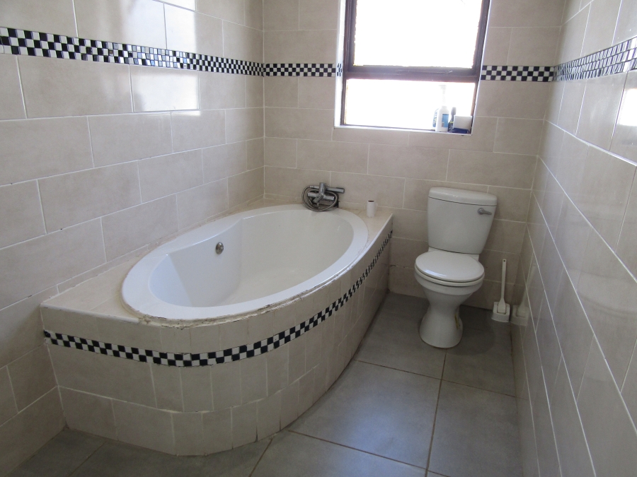 3 Bedroom Property for Sale in Kruisfontein Eastern Cape